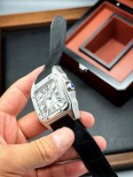 ساعت کارتیر سانتوس CARTIER بند مشکی صفحه سفید - تصویر 2
